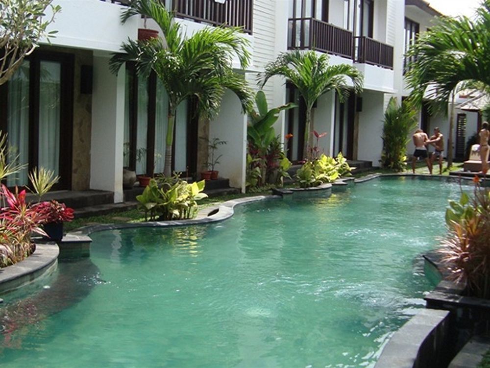 Seminyak Townhouse Aparthotel Exterior photo