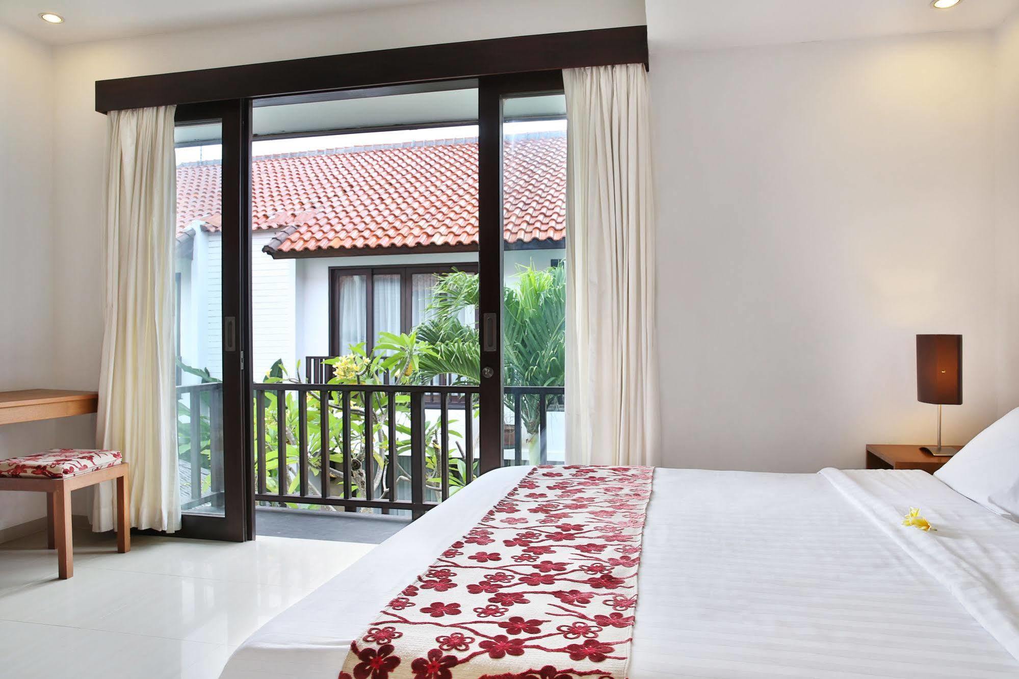 Seminyak Townhouse Aparthotel Exterior photo