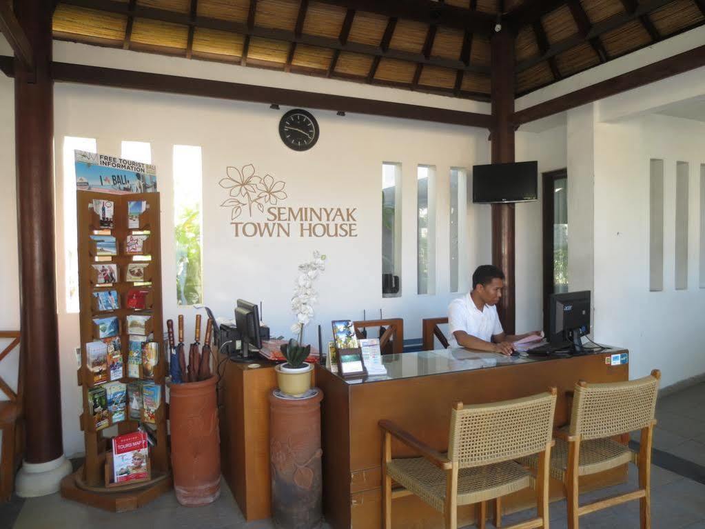 Seminyak Townhouse Aparthotel Exterior photo